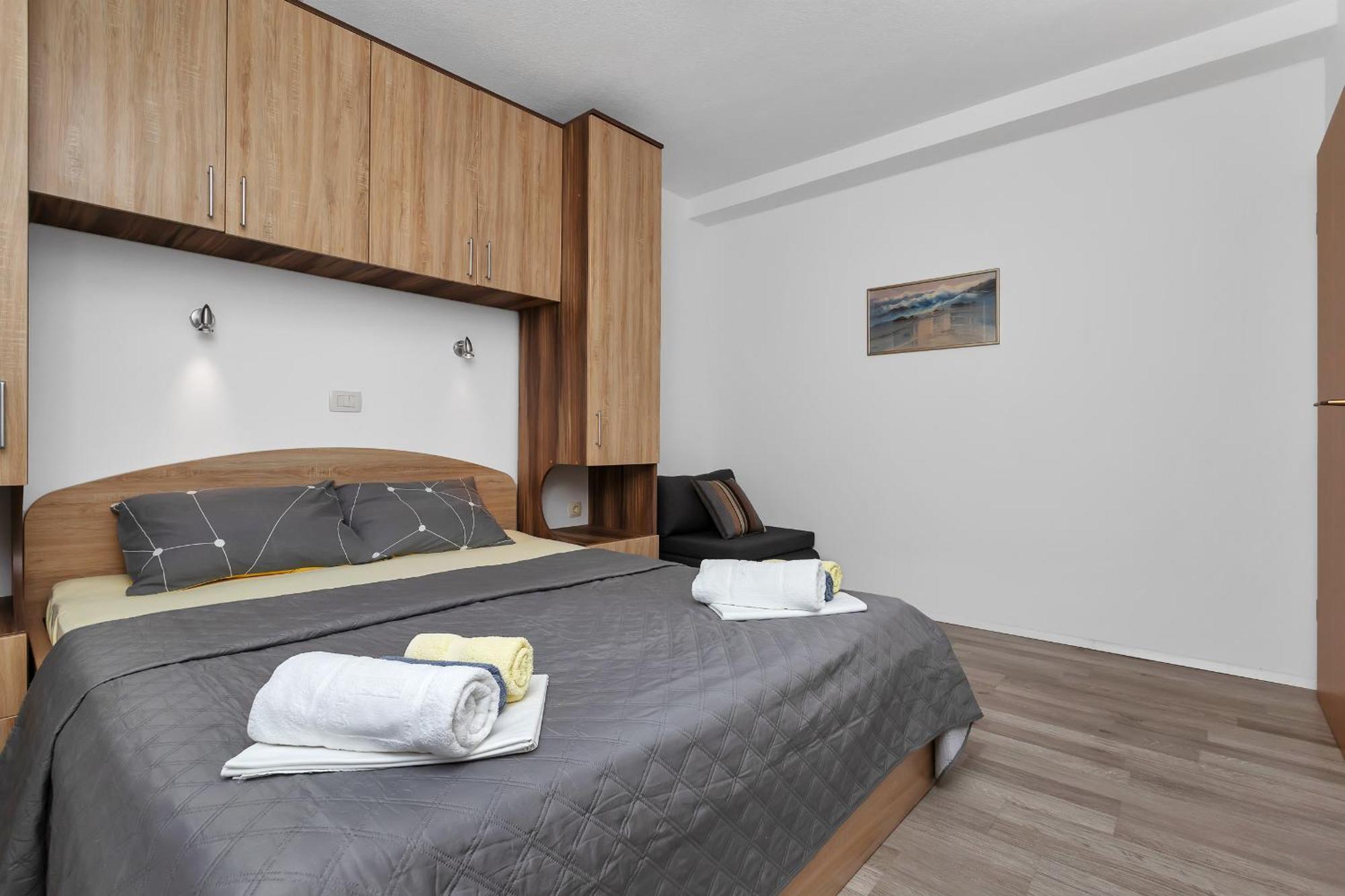 Apartments Ferdo Živogošće Oda fotoğraf