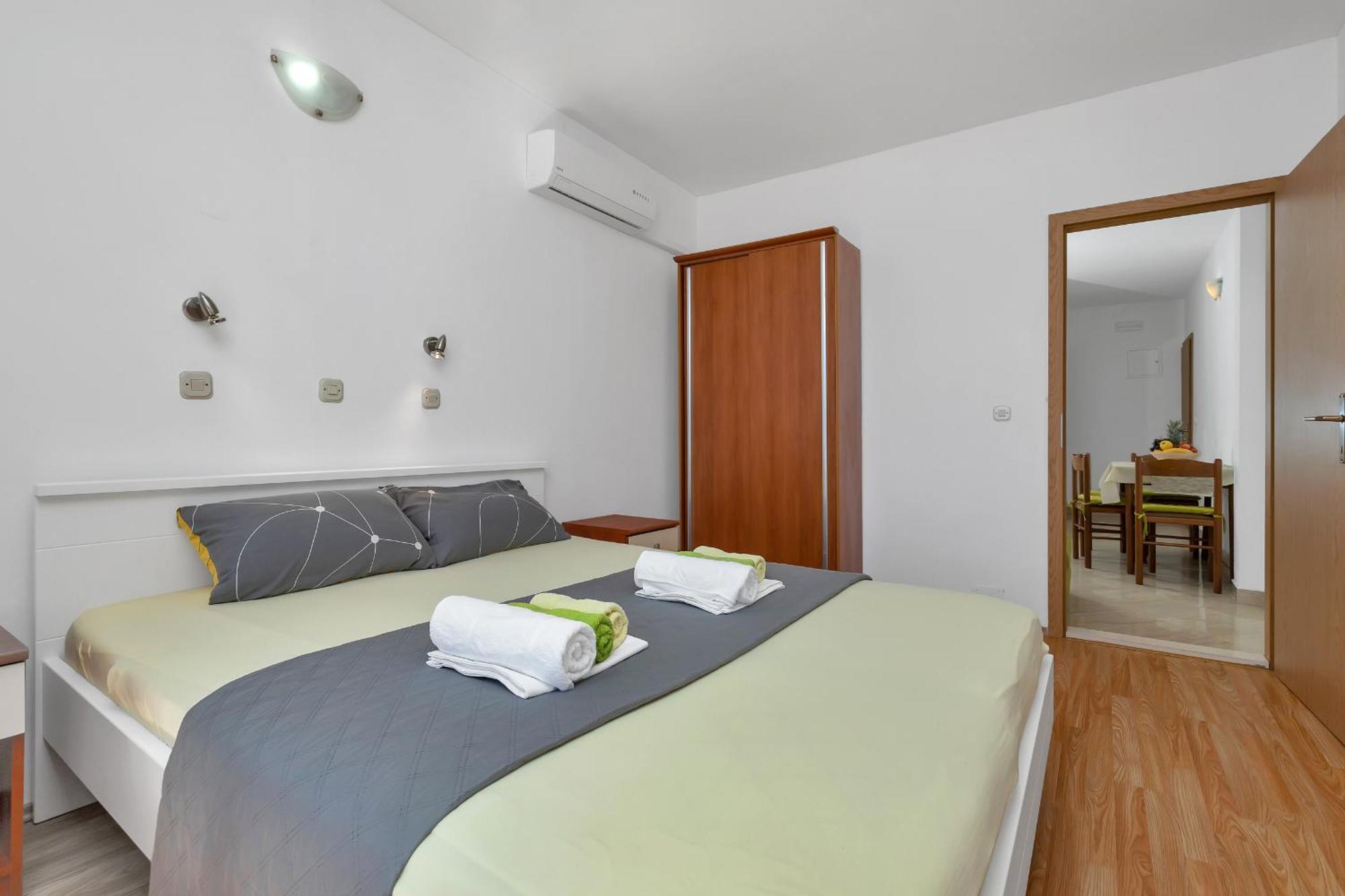 Apartments Ferdo Živogošće Oda fotoğraf