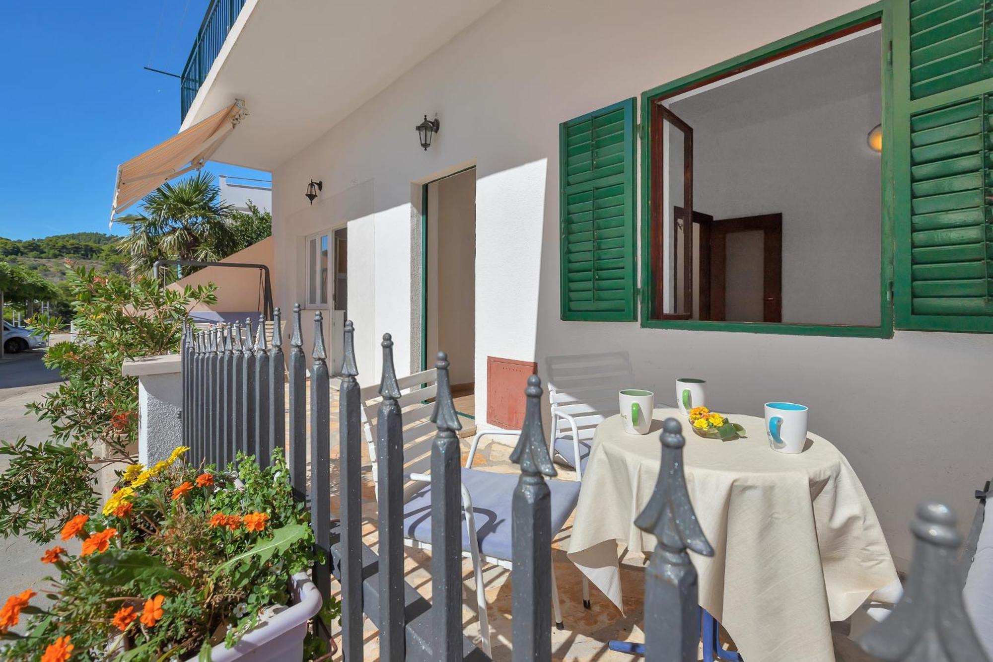 Apartments Ferdo Živogošće Oda fotoğraf